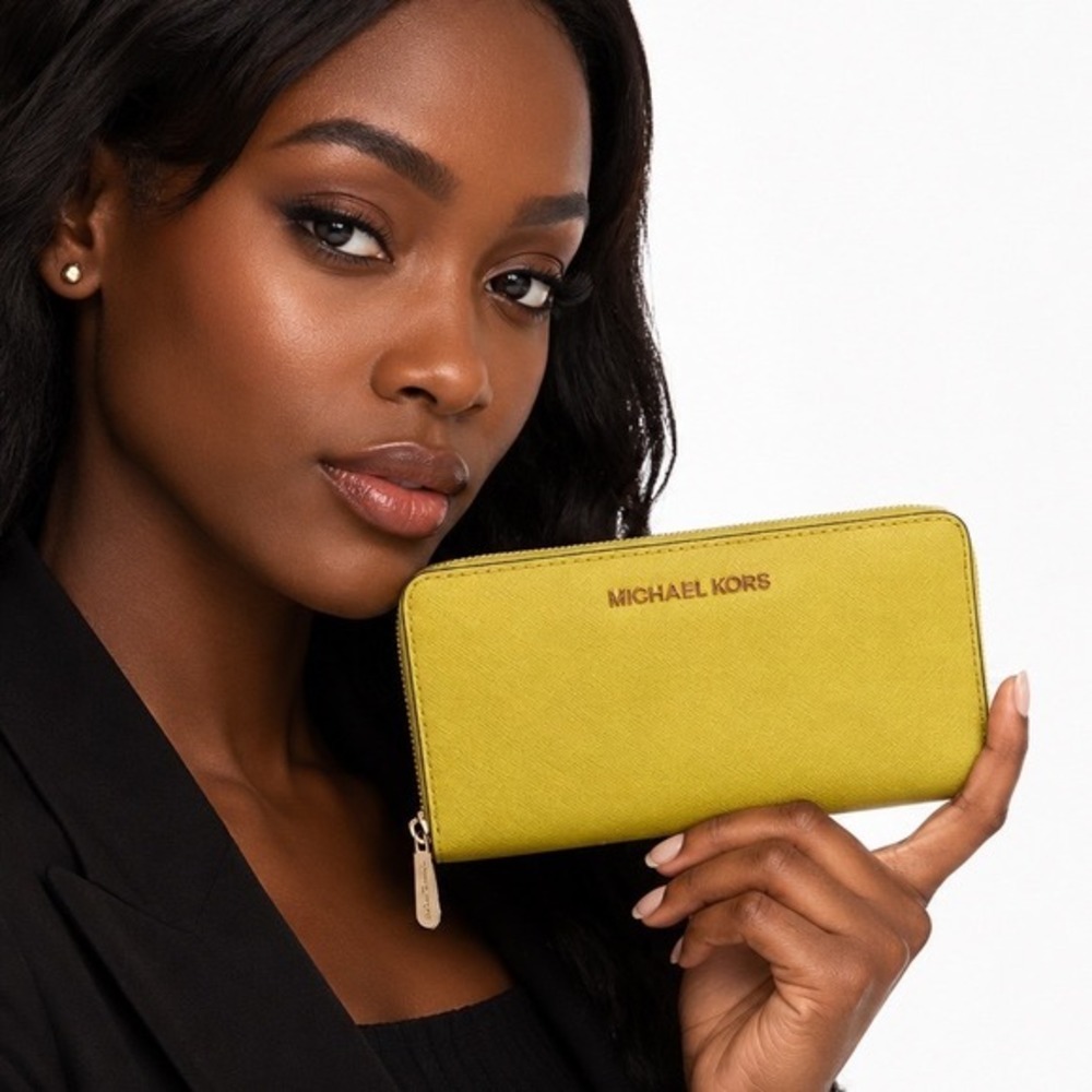 Michael Kors Jet Set Continental Wallet Lime Green Saffiano‎ Leather Zip 38-17